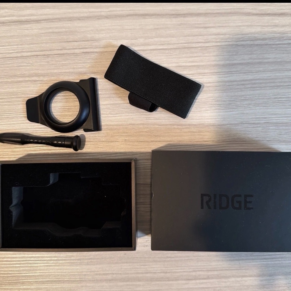 Ridge AirTag Cash (Black) Accessory Kit